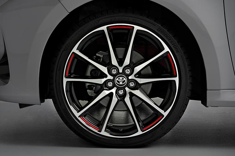 Deska rozdzielcza w Toyota Yaris